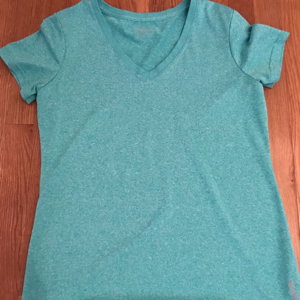 Women’s Reebok shirt .